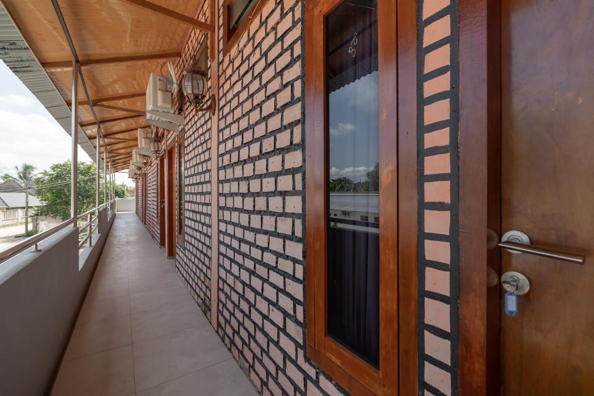 Reddoorz Syariah Near Jakabaring Sport City Palembang Dış mekan fotoğraf